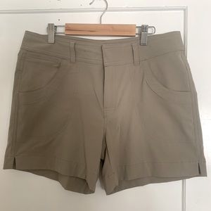✨Lucy Quick Dry Khaki Shorts✨